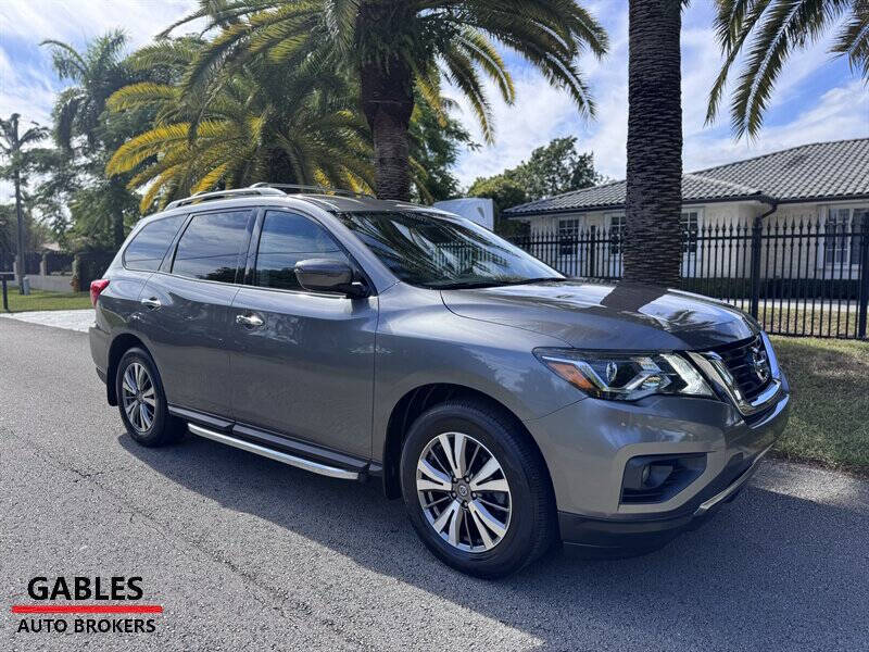 2020 Nissan Pathfinder SV