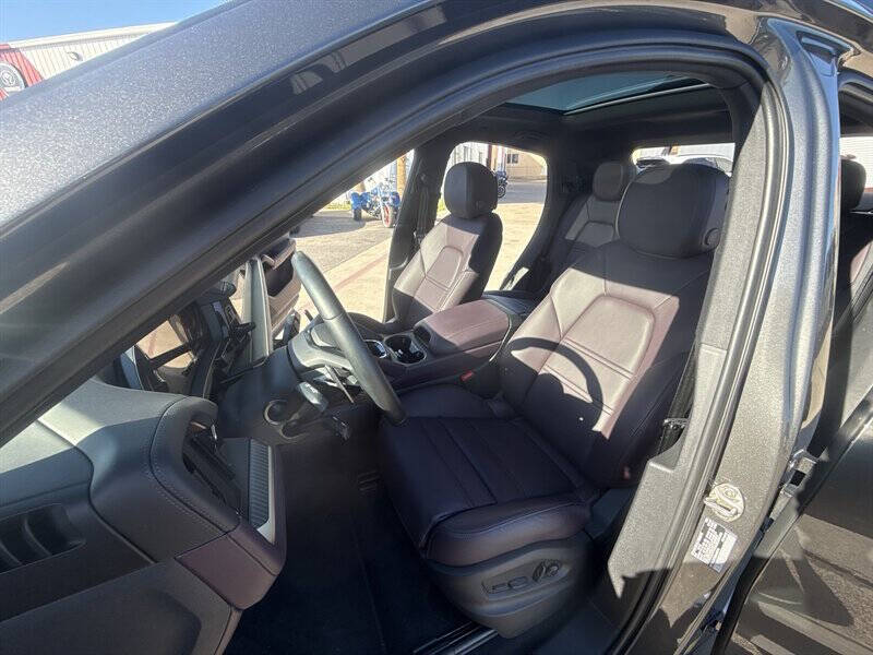 2024 Porsche Cayenne S Coupe