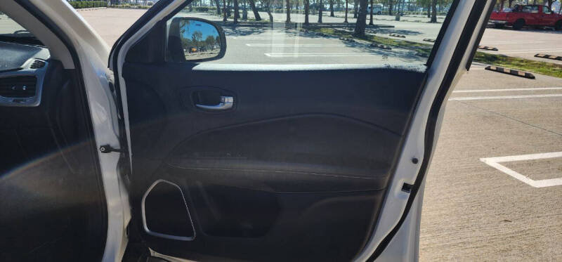 2020 Jeep Compass Sun and Safety Edition