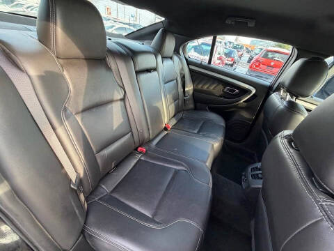 2017 Ford Taurus SEL