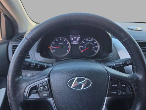 2013 Hyundai Accent SE