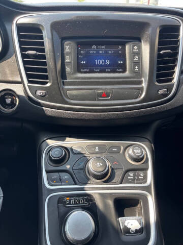 2015 Chrysler 200 Limited