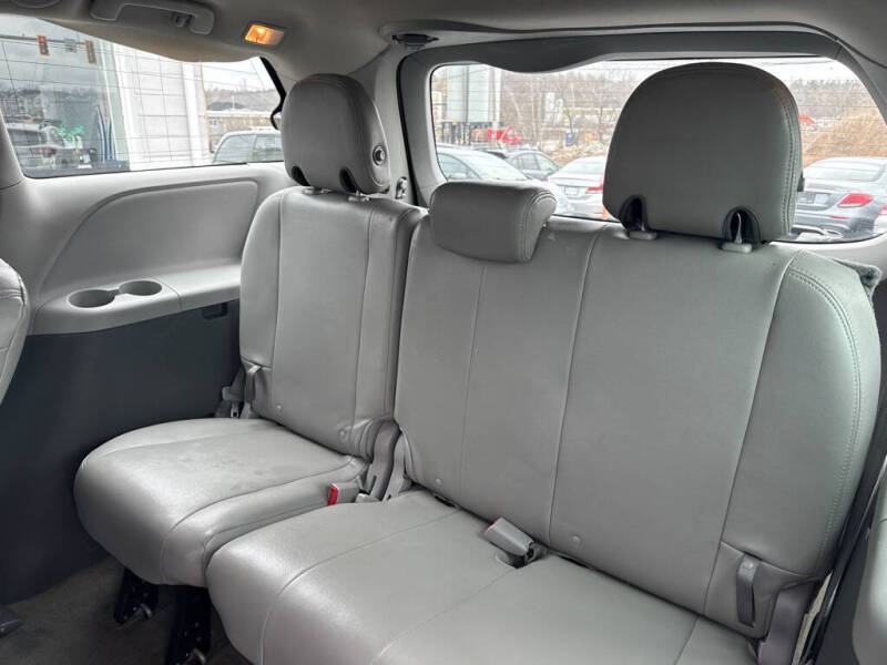 2015 Toyota Sienna L 7-Passenger