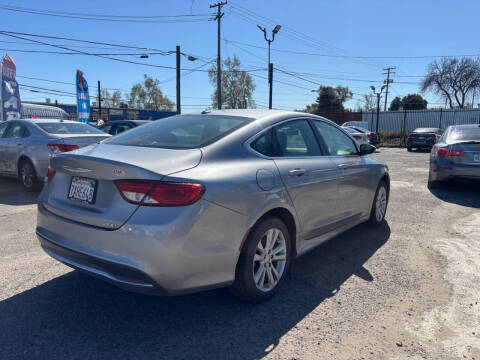 2015 Chrysler 200 Limited