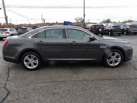 2018 Ford Taurus SEL
