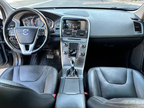 2016 Volvo XC60 T6 Drive-E Platinum