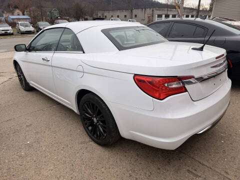 2011 Chrysler 200 Limited