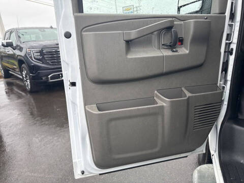 2023 Chevrolet Express 2500