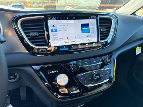 2026 Chrysler Voyager LX