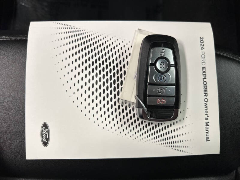 2024 Ford Explorer XLT