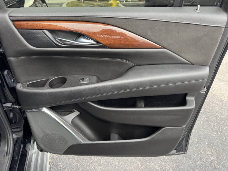 2016 Cadillac Escalade ESV Luxury Collection