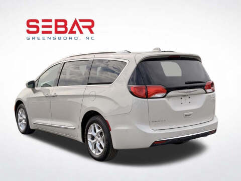 2017 Chrysler Pacifica Touring-L Plus