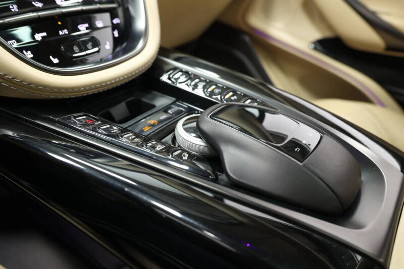 2021 Aston Martin DBX