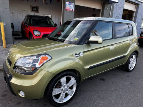 2010 Kia Soul +