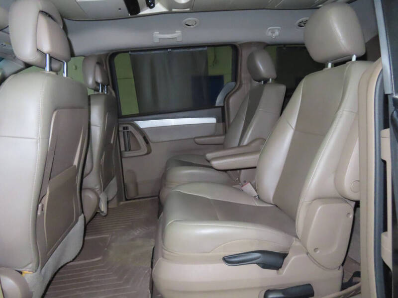 2012 Volkswagen Routan