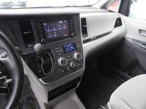2019 Toyota Sienna LE 7-Passenger