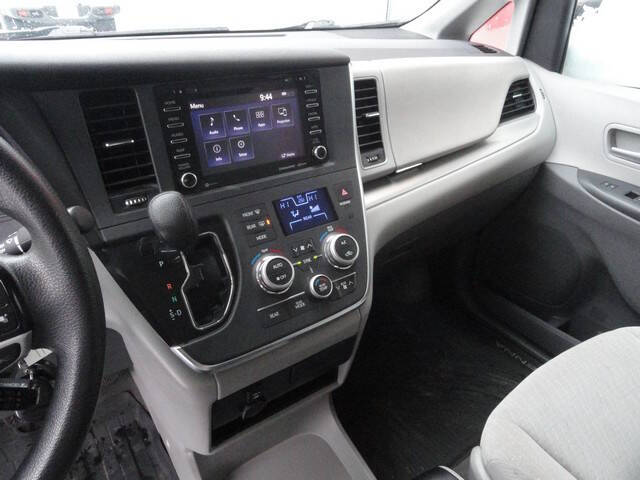 2019 Toyota Sienna LE 7-Passenger