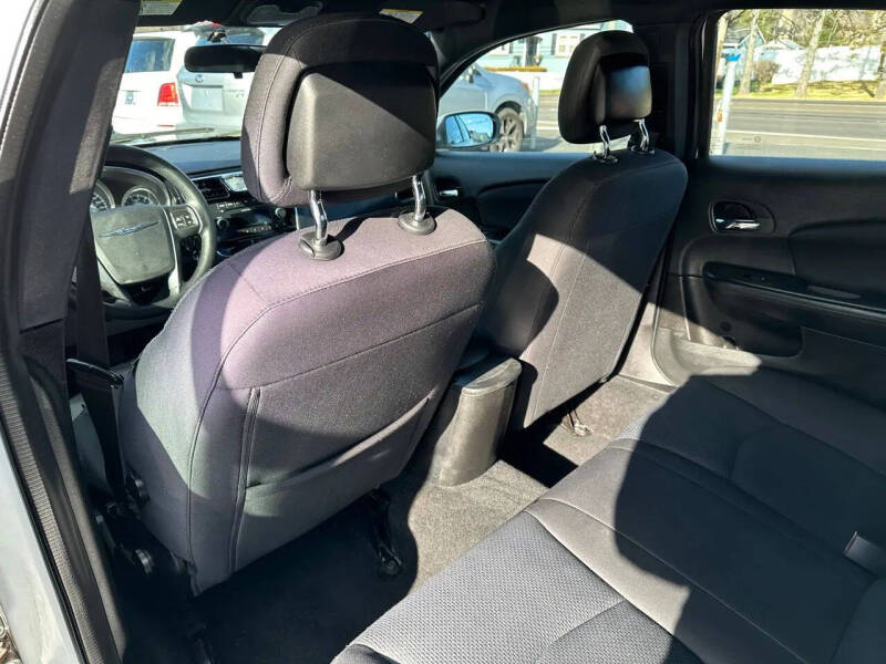 2014 Chrysler 200 LX