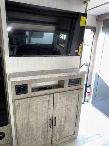 2023 Forest River Surveyor 296QBLE