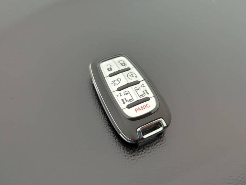 2020 Chrysler Pacifica Limited 35th Anniversary