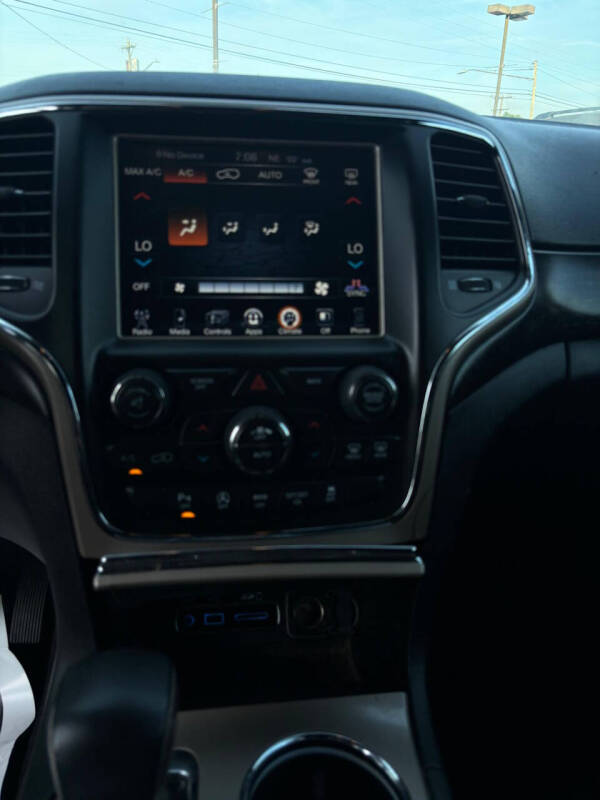 2017 Jeep Grand Cherokee Laredo E