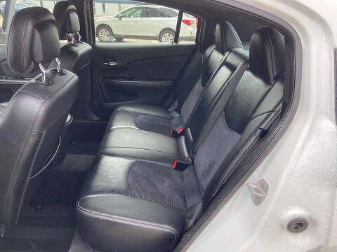 2012 Chrysler 200 S