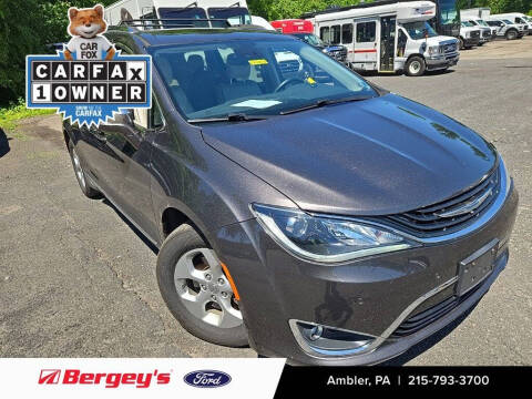 2017 Chrysler Pacifica Hybrid Platinum