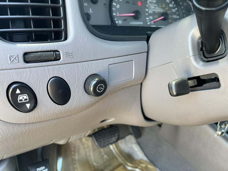 2002 Toyota Sequoia SR5