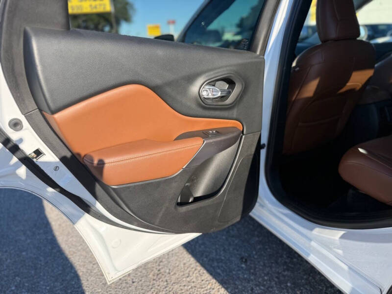 2019 Jeep Cherokee Overland