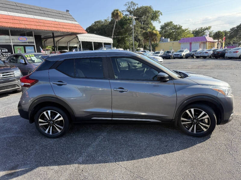 2019 Nissan Kicks SR