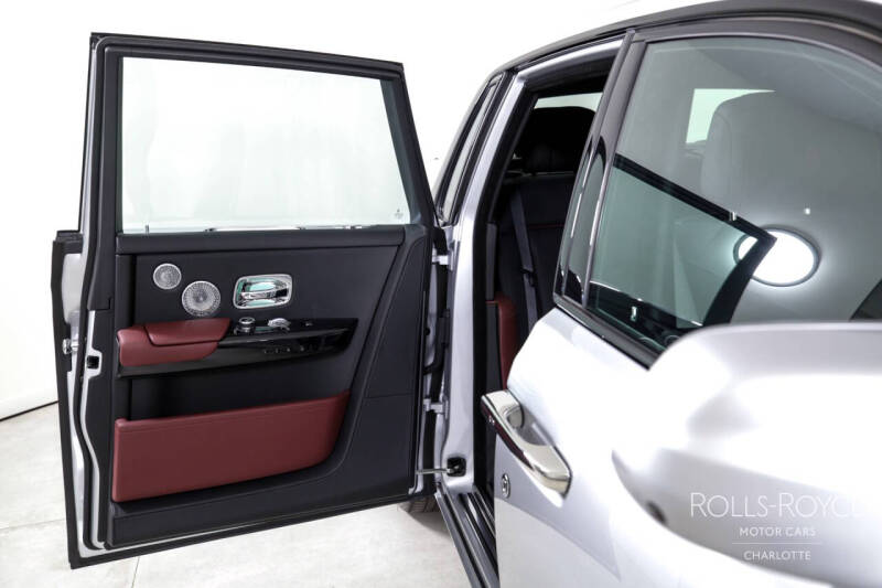 2024 Rolls-Royce Phantom