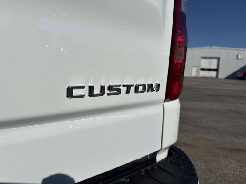 2025 Chevrolet Silverado 1500 Custom