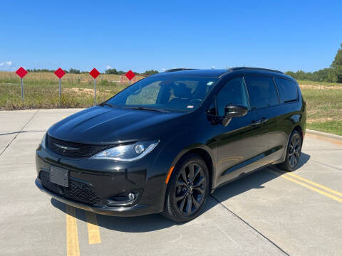 2019 Chrysler Pacifica for sale at Bic Motors in Jackson MO