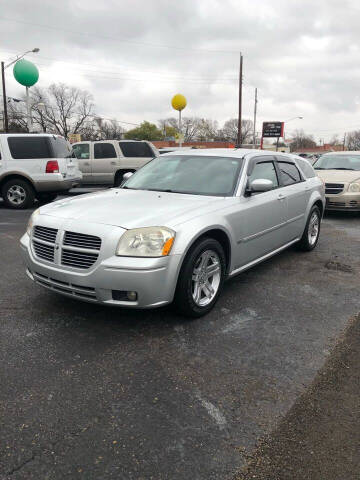 2006 Dodge Magnum for sale at Gator's Auto Sales in Garland TX