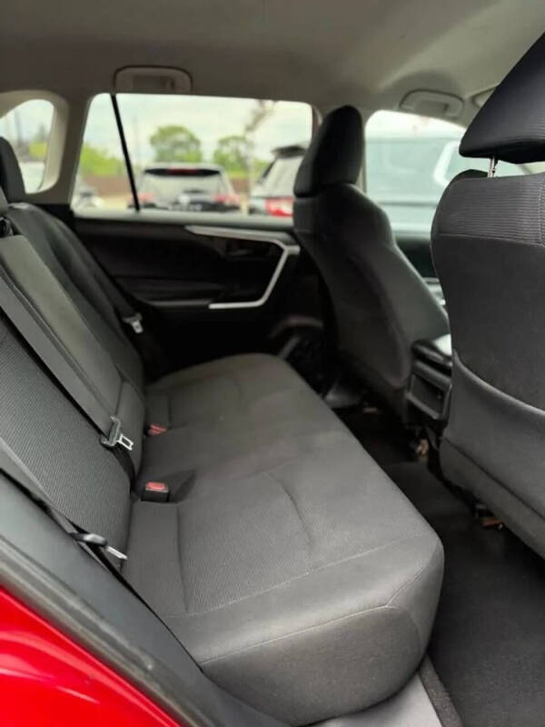 2019 Toyota RAV4 LE