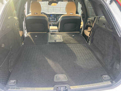 2020 Volvo XC60 T5 Momentum