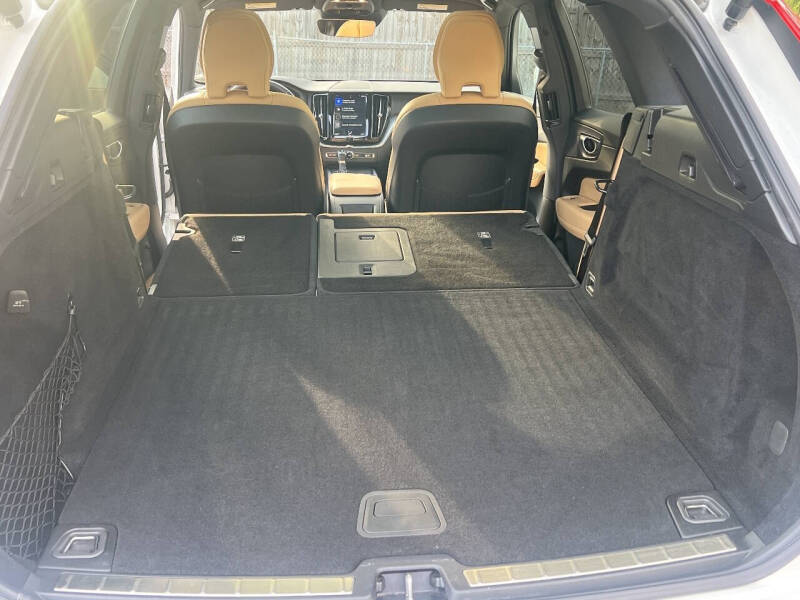 2020 Volvo XC60 T5 Momentum