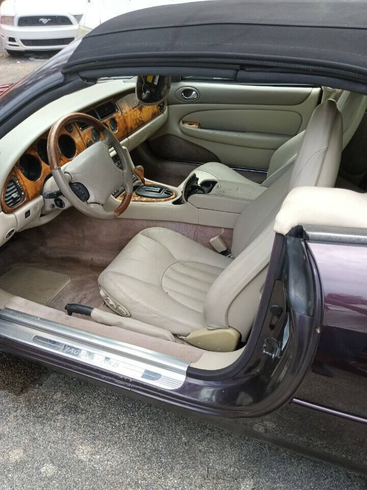 1998 JAGUAR XK8 Convertible - $4,450