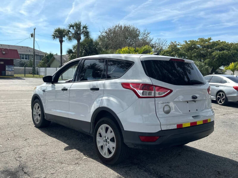 2015 Ford Escape S