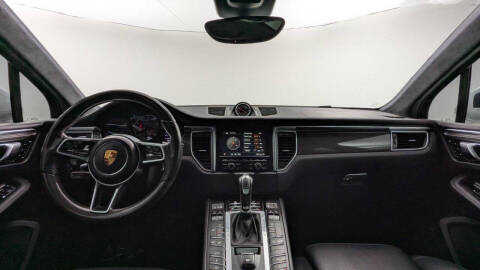 2016 Porsche Macan Turbo