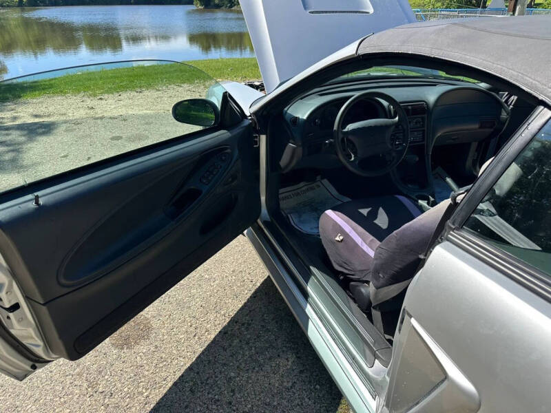 2000 Ford Mustang
