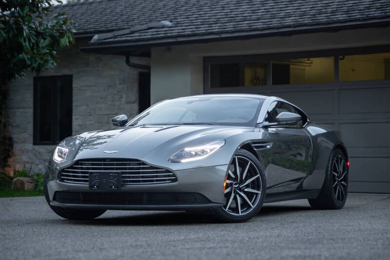 2018 Aston Martin DB11 Base photo 52