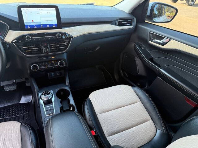 2022 Ford Escape Titanium