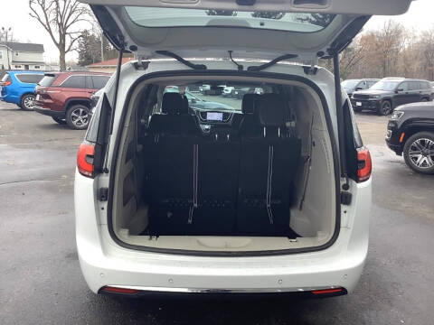 2024 Chrysler Pacifica Touring L