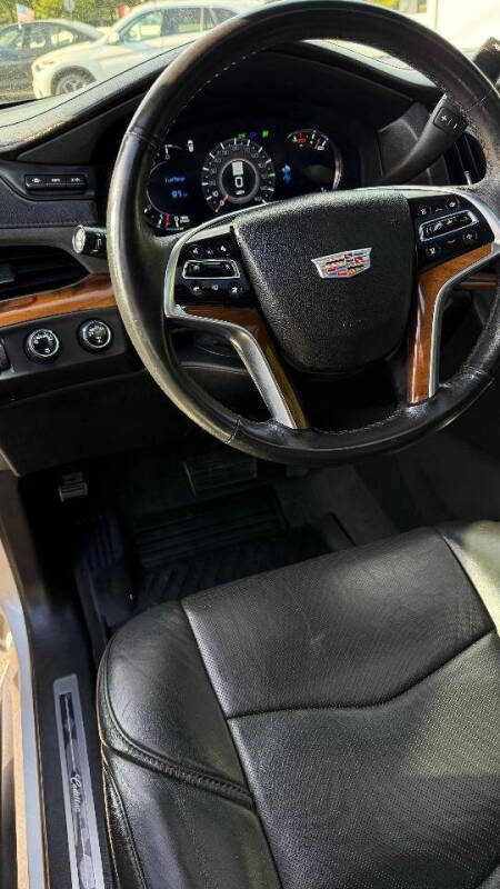 2017 Cadillac Escalade ESV Luxury