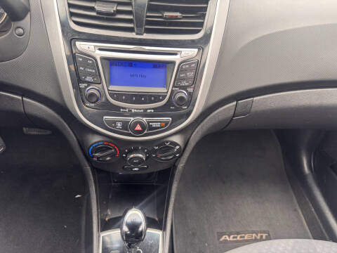 2013 Hyundai Accent SE