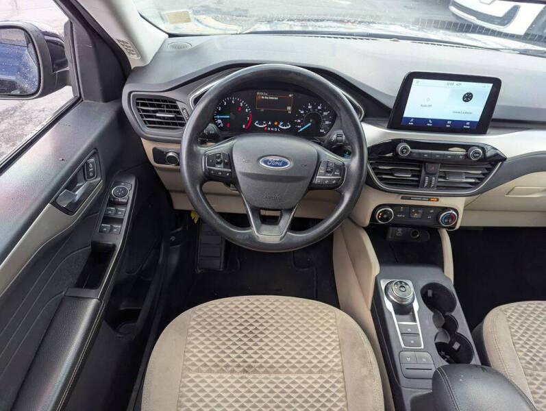 2021 Ford Escape SE