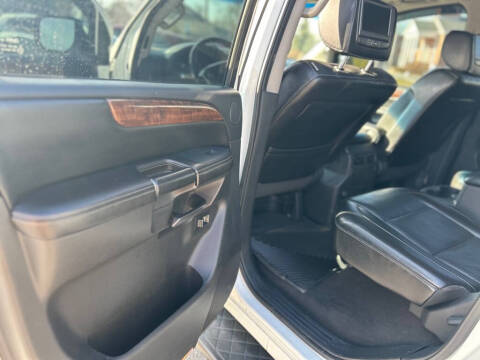 2014 Nissan Armada Platinum