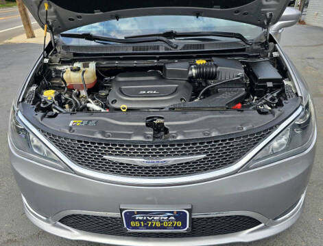 2017 Chrysler Pacifica Touring-L