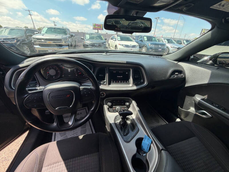 2022 Dodge Challenger SXT